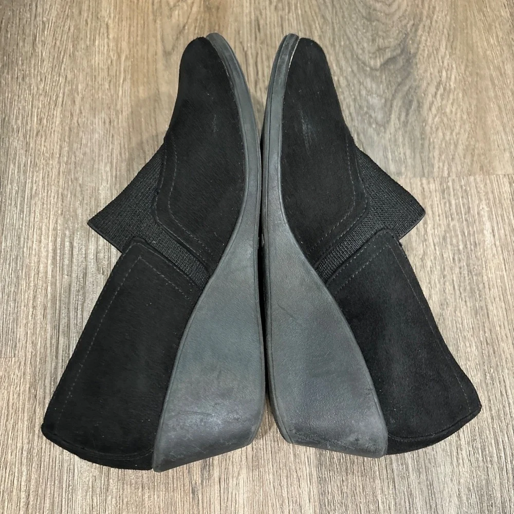 Comfort Plus‎ By Predictions Shoes Women’s 7.5 Black Wedge Close Toed Slip On